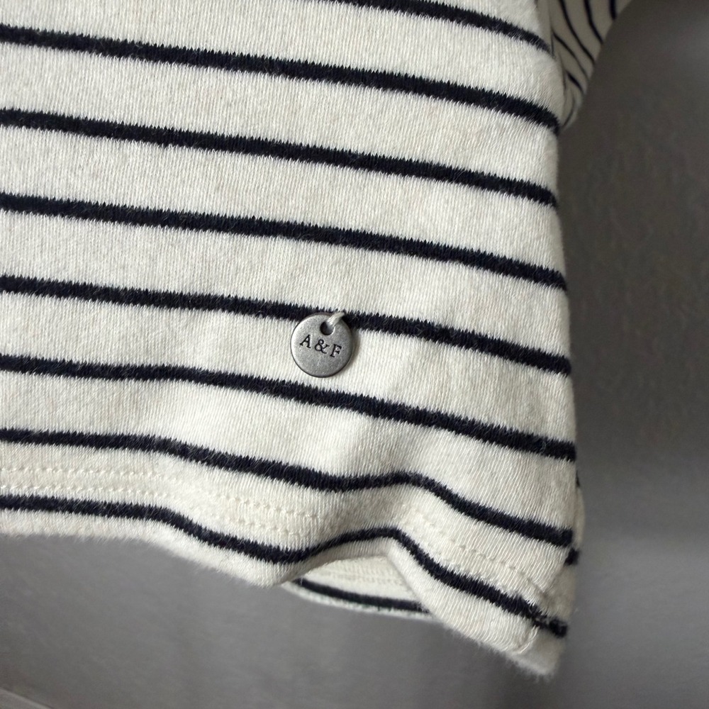 Abercrombie & Fitch Essentials Mock Neck Striped Short Sleeve Top Cream Black M - Picture 9 of 11